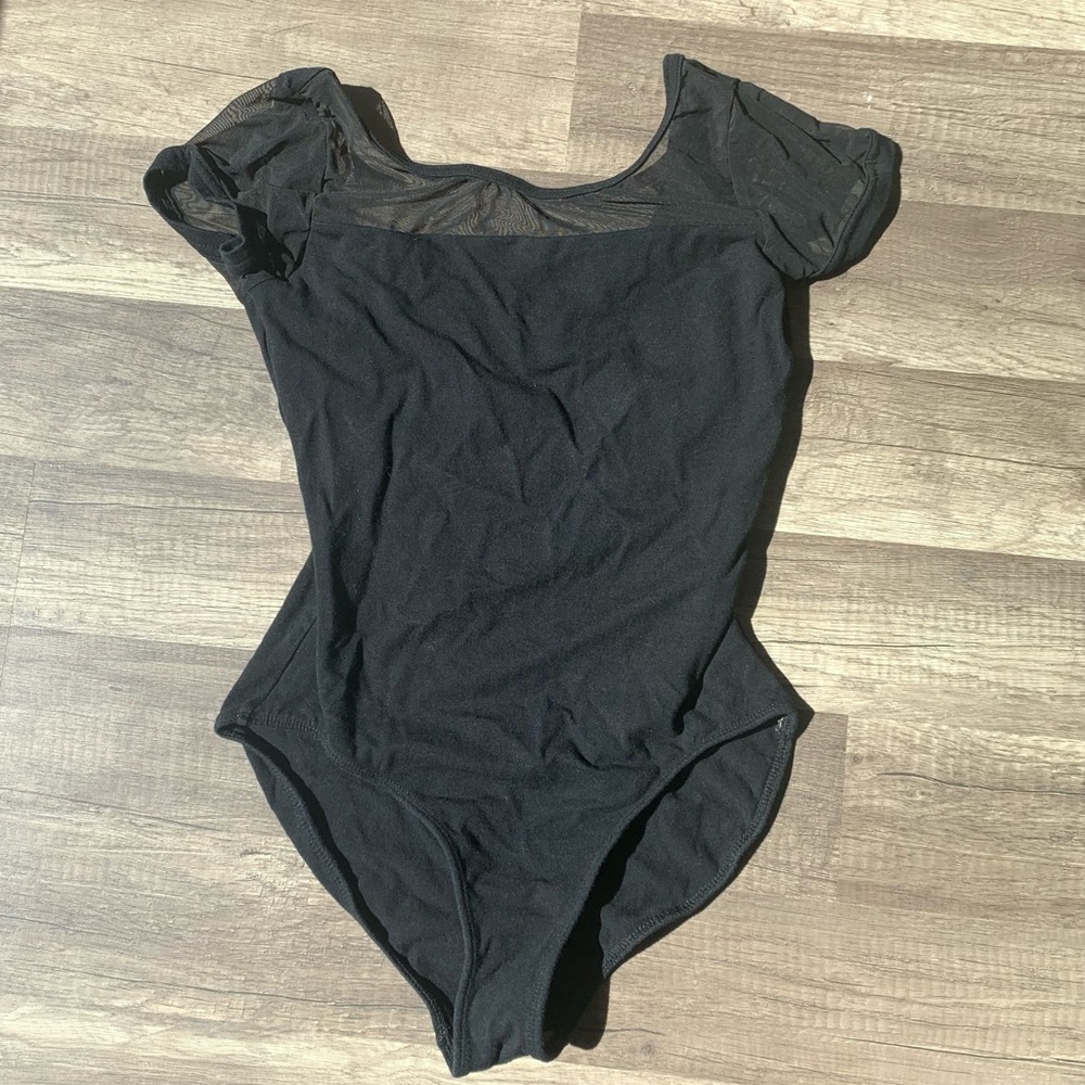 Short sleeve leotard